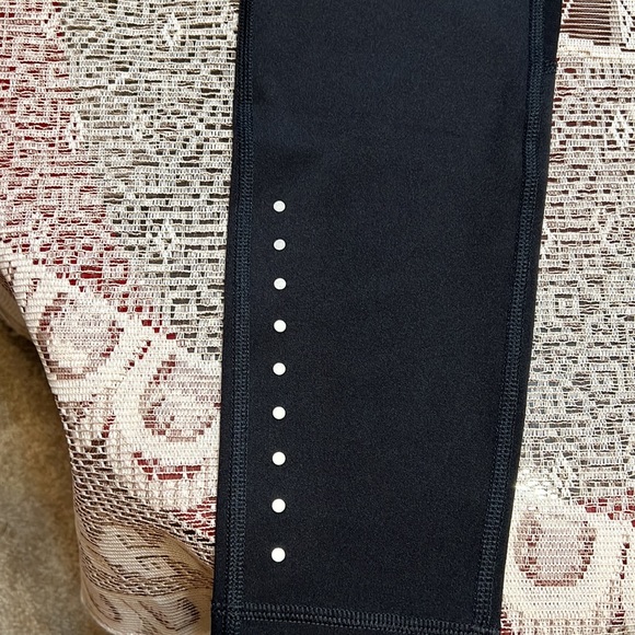 Old Navy Active High Rise Legging - Picture 2 of 9